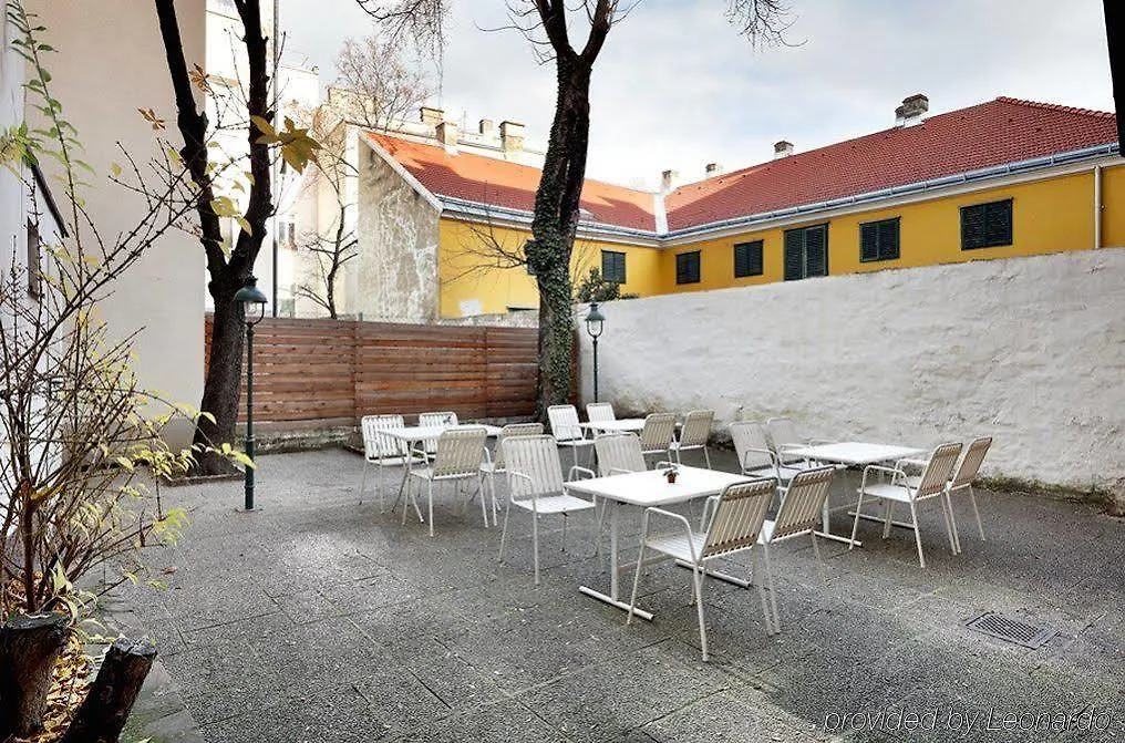 Hotel Mate Dependance Vienna