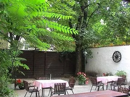 Hotel Mate Dependance Viena