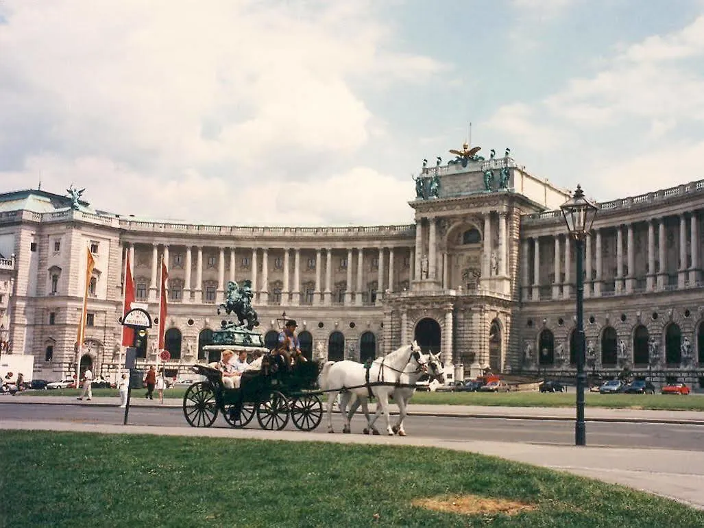 Hotel Mate Dependance Viena
